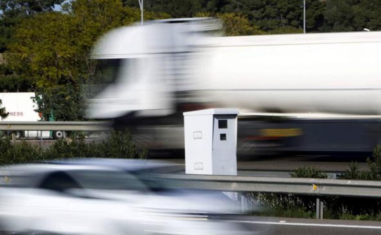 Radar en la A7 junto al área de servicio de Sagunto