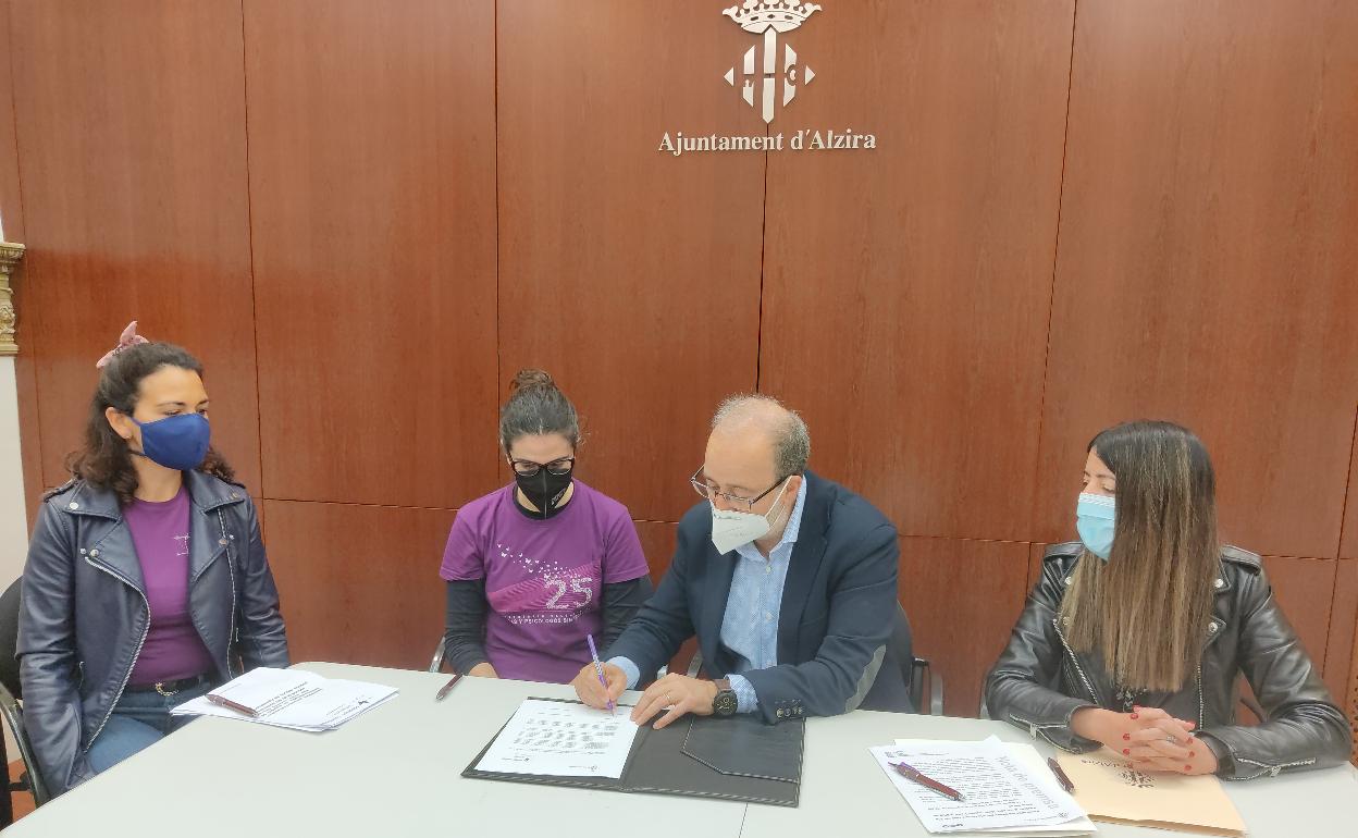 Alzira ofrece atención psicológica a familiares de las víctimas del Covid-19 y a residentes