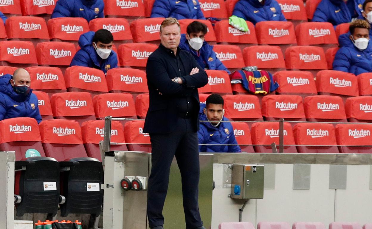 Ronald Koeman, durante el partido ante el Granada. 