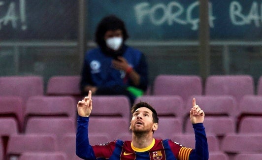 Messi celebra su gol ante el Granada que no sirvió para impedir la victoria nazarí. 