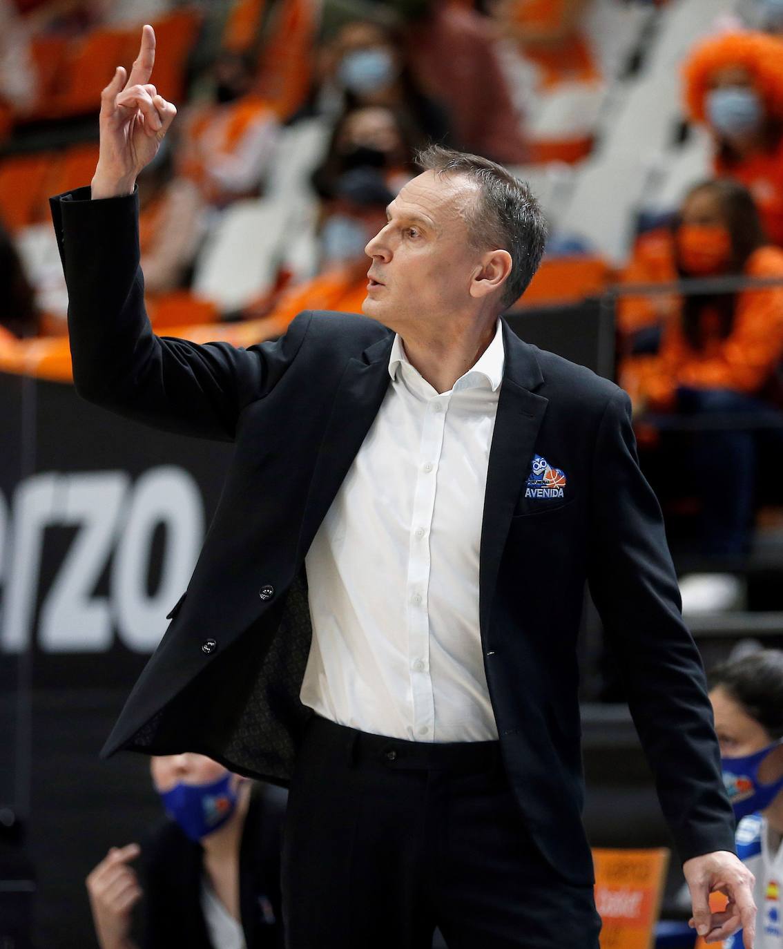 El Valencia Basket femenino ha caído contra Perfumerías Avenida en la Fonteta (74-76) y buscará el título de Liga en el tercer partido de esta apasionante final, que se disputará en Salamanca el próximo jueves a las 19 horas. 