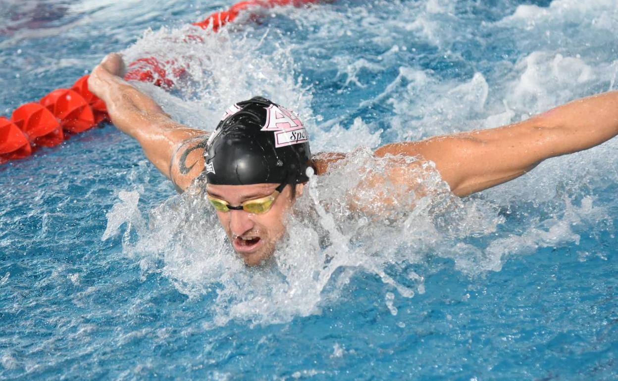 David Levecq, durante una carrera de mariposa. 