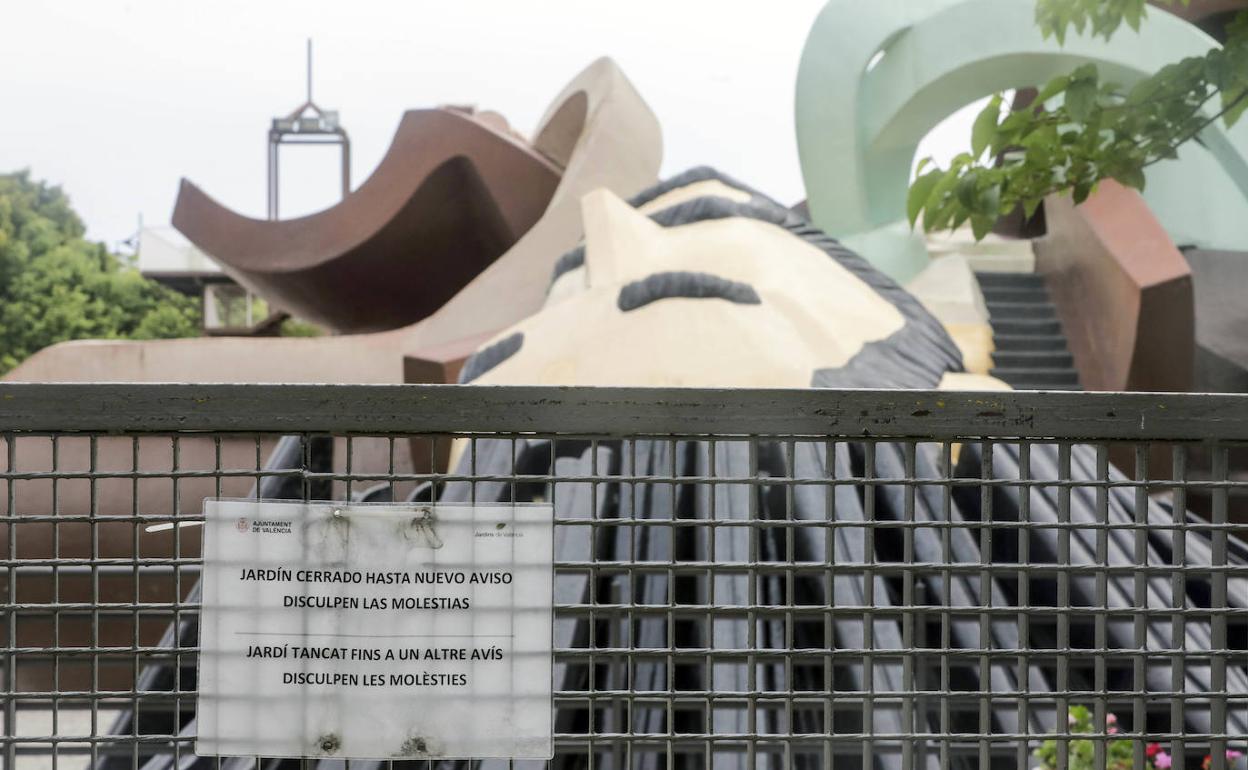 El parque Gulliver, en el jardín del Turia, cerrado. 