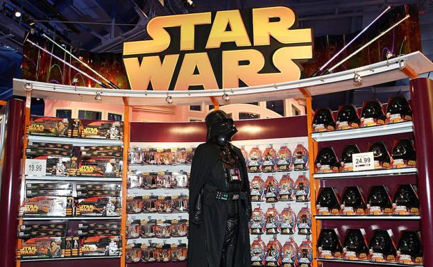 Un fan, disfrazado de Darth Vader