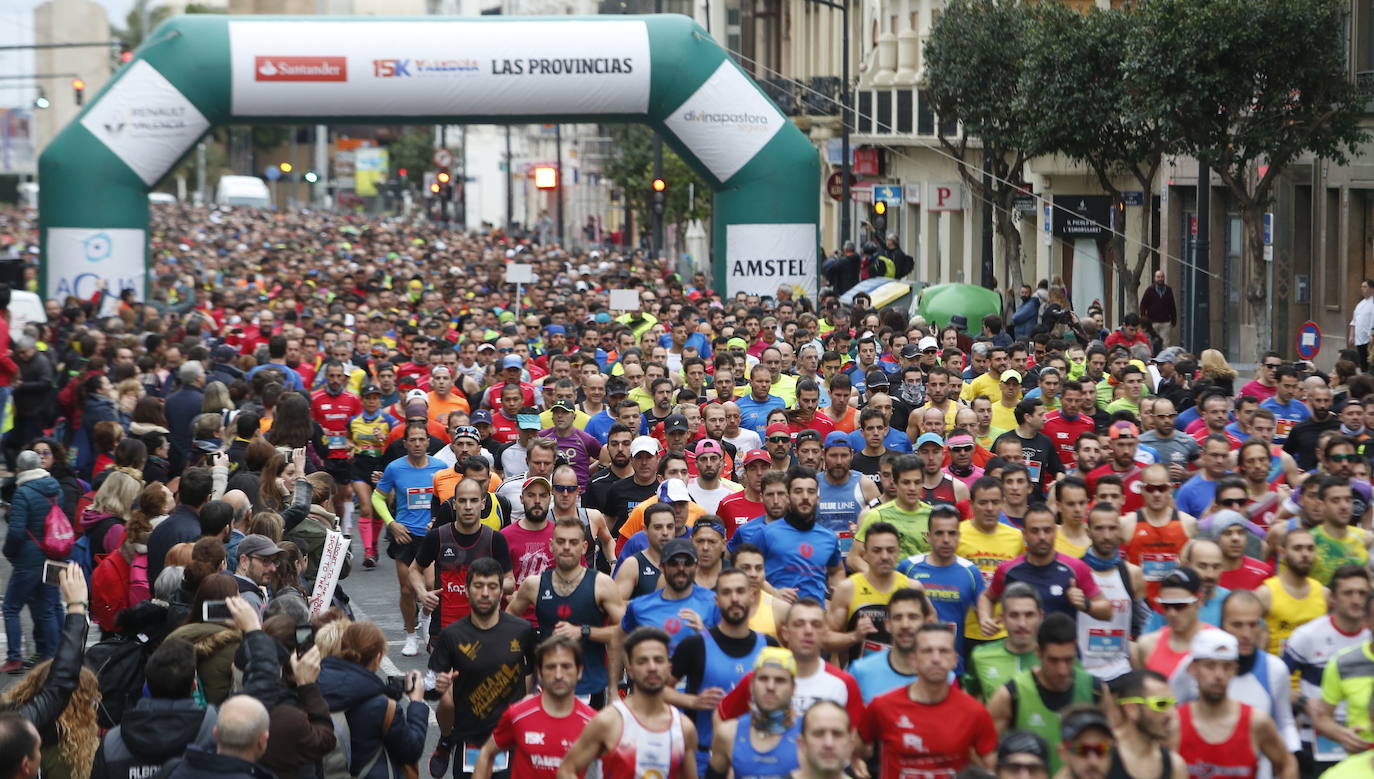 Imagen de la multitudinaria carrera de la '15K Valencia Abierta al Mar' 