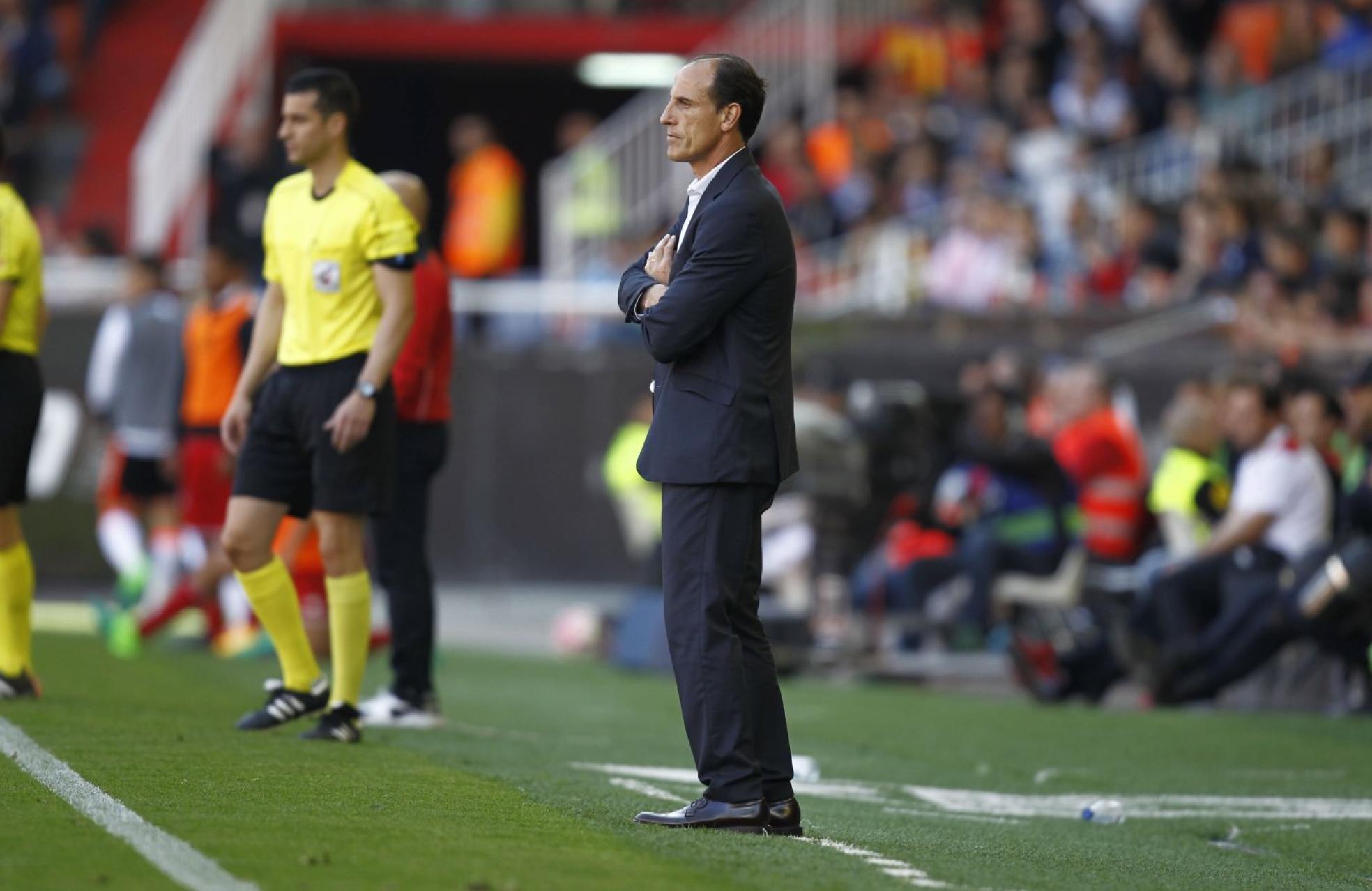 q Con experiencia. Voro, en la imagen en un partido del Valencia contra el Sevilla en 2017, tiene ya experiencia en el banquillo. juanjo monzó