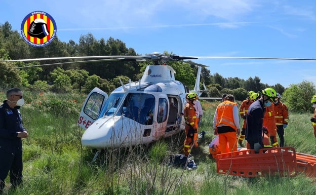 El helicóptero que trasladó a la víctima a La Fe. 