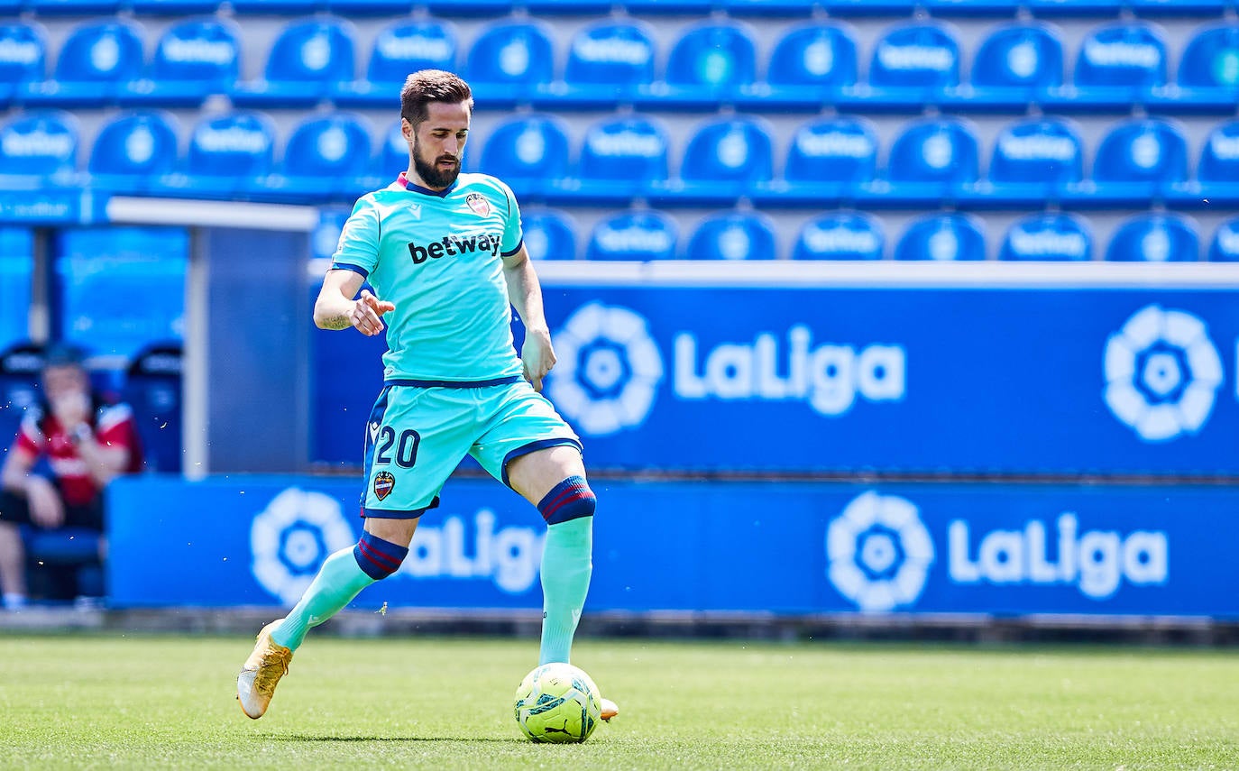 Fotos: Las mejores imágenes del Deportivo Alavés-Levante UD