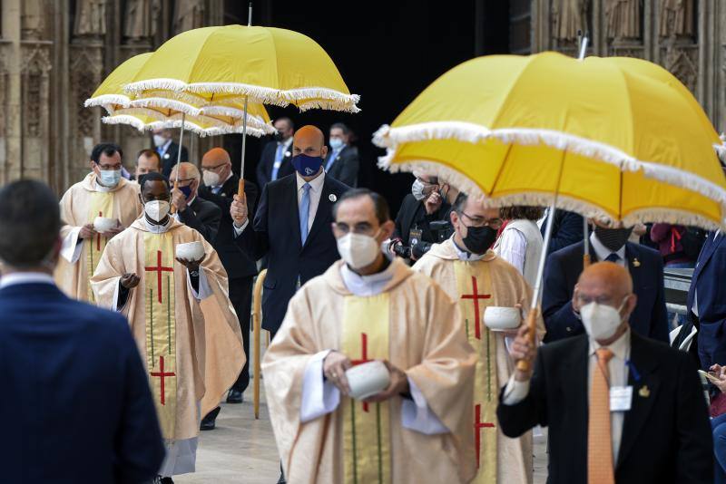 Missa d'Infants y traslado de la Virgen en Valencia