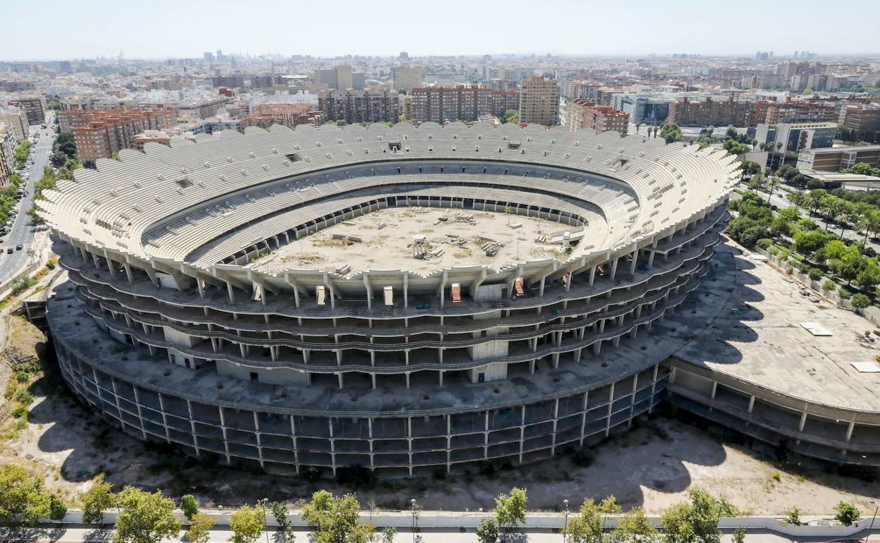 Vista del nuevo estadio del Valencia, en la avenida Cortes Valencianas. 