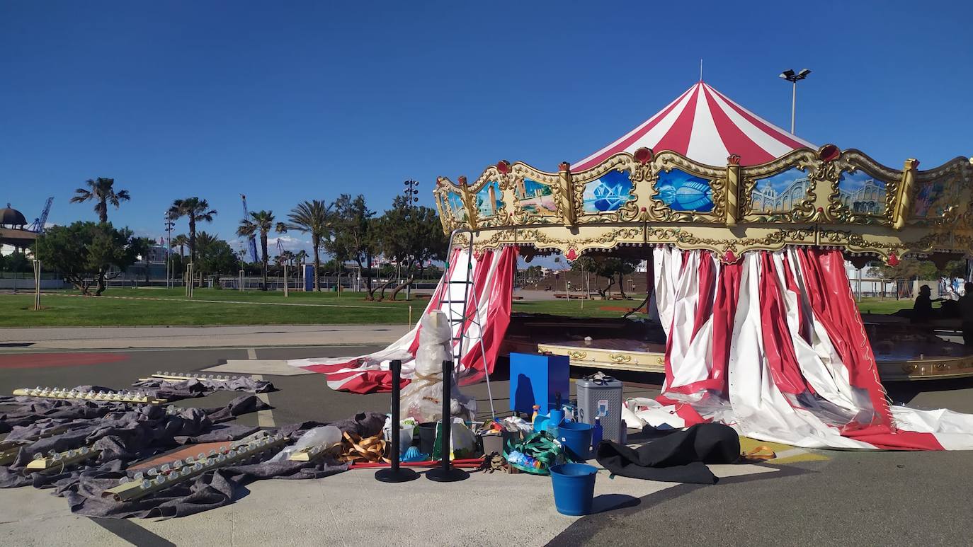 Los días de sol y mar se acercan a la Comunitat. Atrás queda el mal tiempo, las lluvias y el frío que han protagonizado el mes de abril. Las playas de Valencia se preparan ya para la temporada de verano, el segundo en pandemia. 