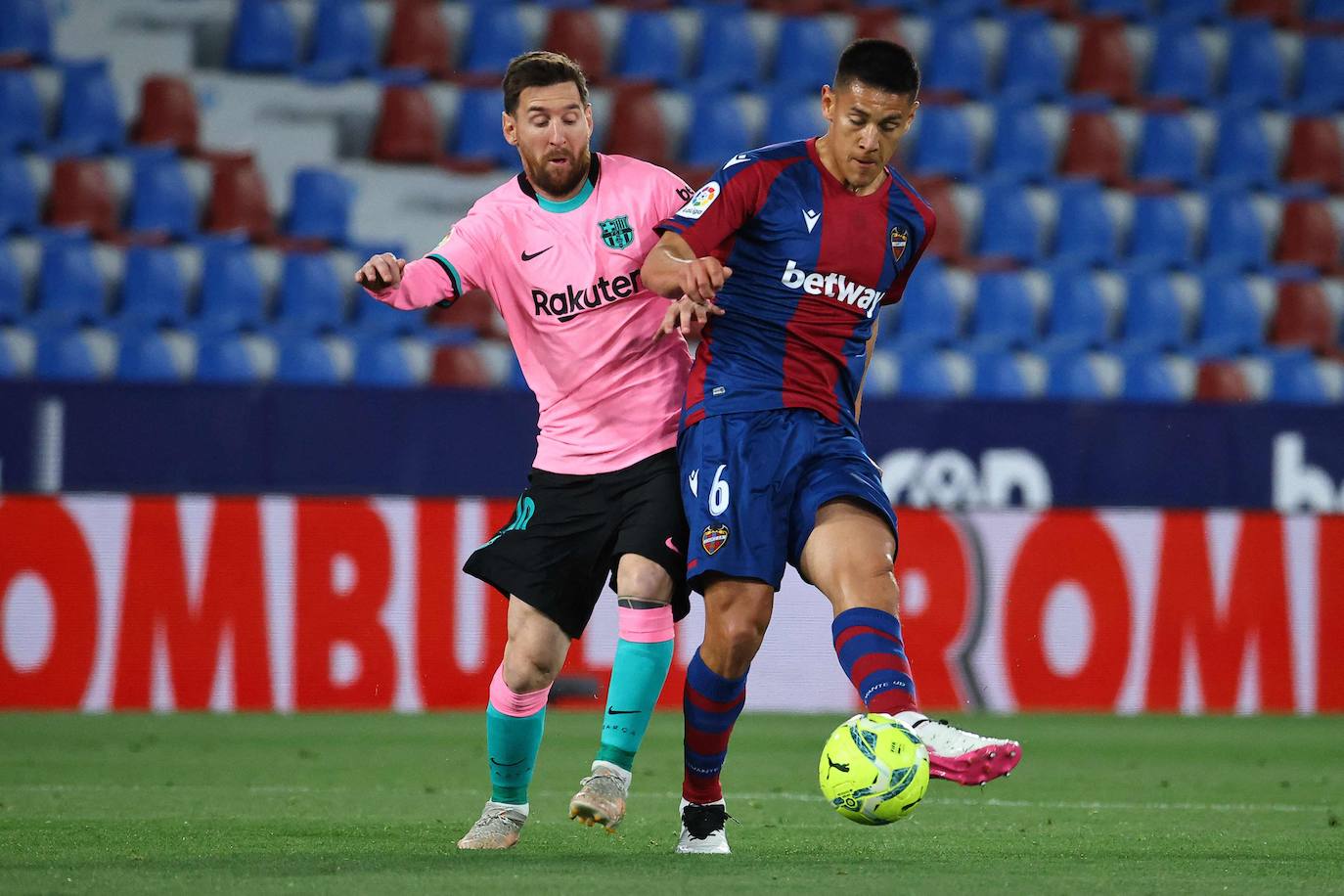 Fotos: Las mejores imágenes del Levante UD-FC Barcelona