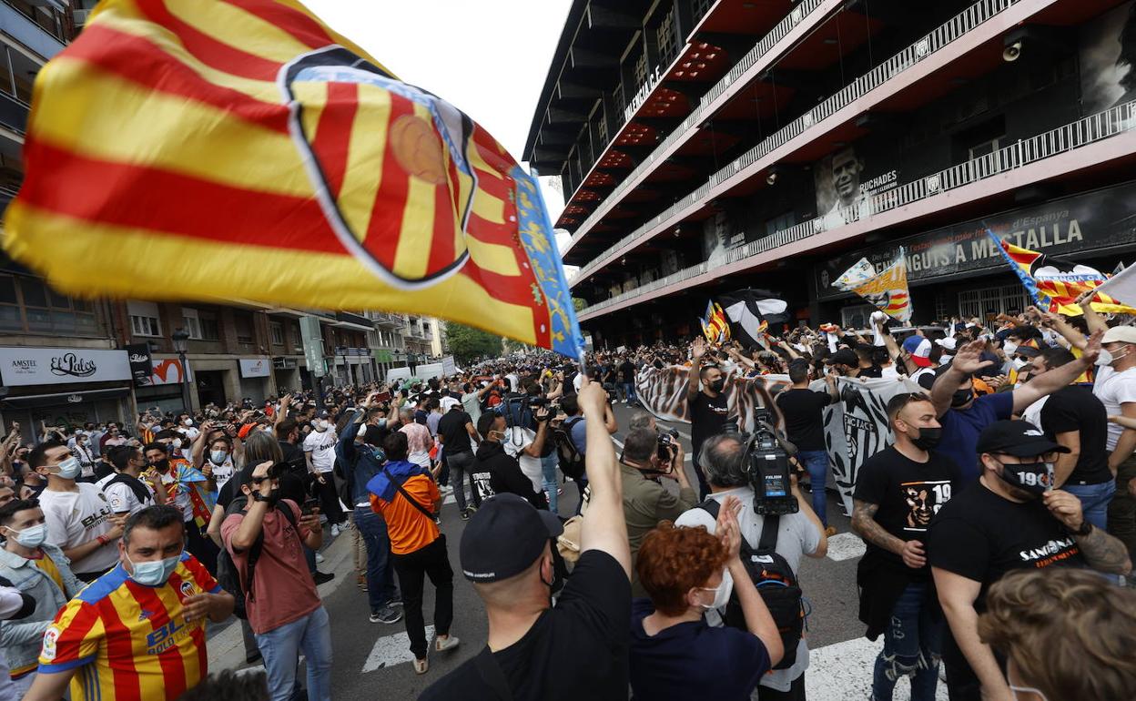 Aficionados, a las puertas de Mestalla el pasado sábado en la protesta contra la gestión de Peter Lim. 