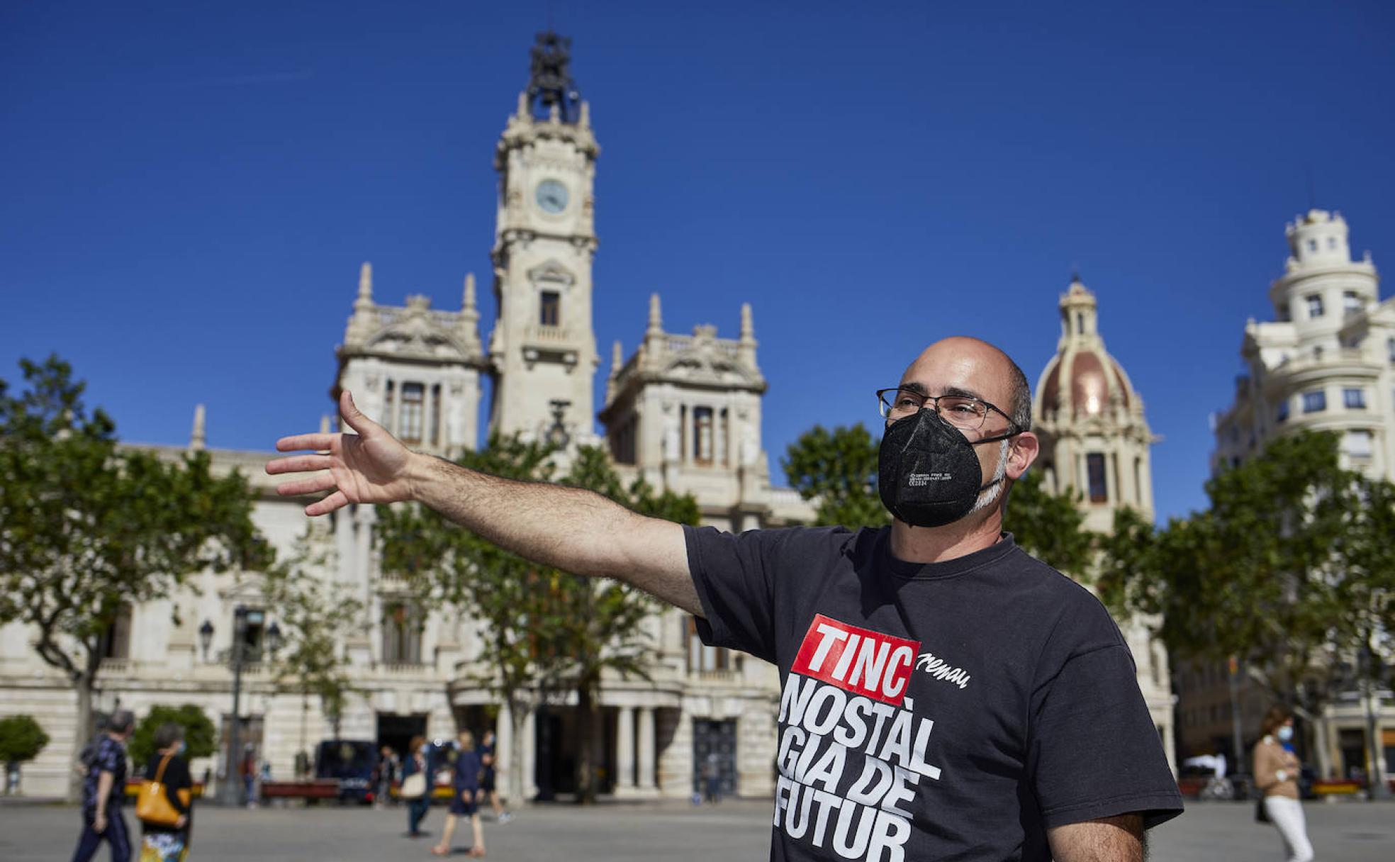 Guzmán Chamorro, el jueves, en la plaza del Ayuntamiento de Valencia. 