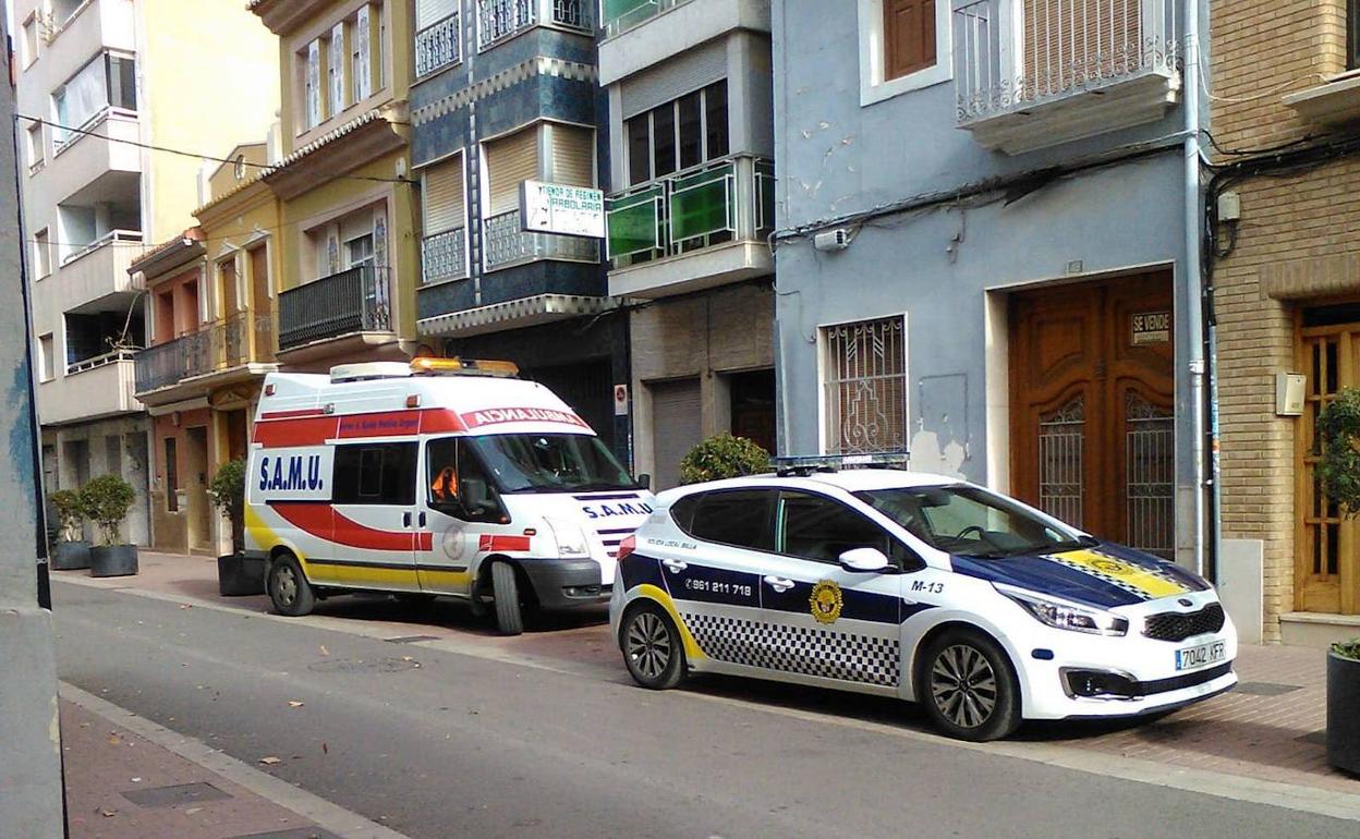 El suceso se ha producido a las 13 horas en la calle Baden de Rico Lucas del municipio alicantino. 