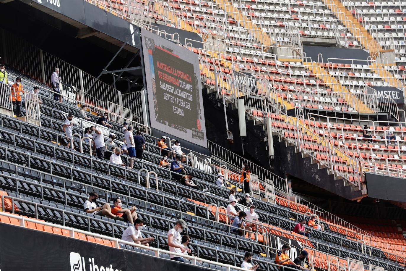 Fotos: El público vuelve a Mestalla