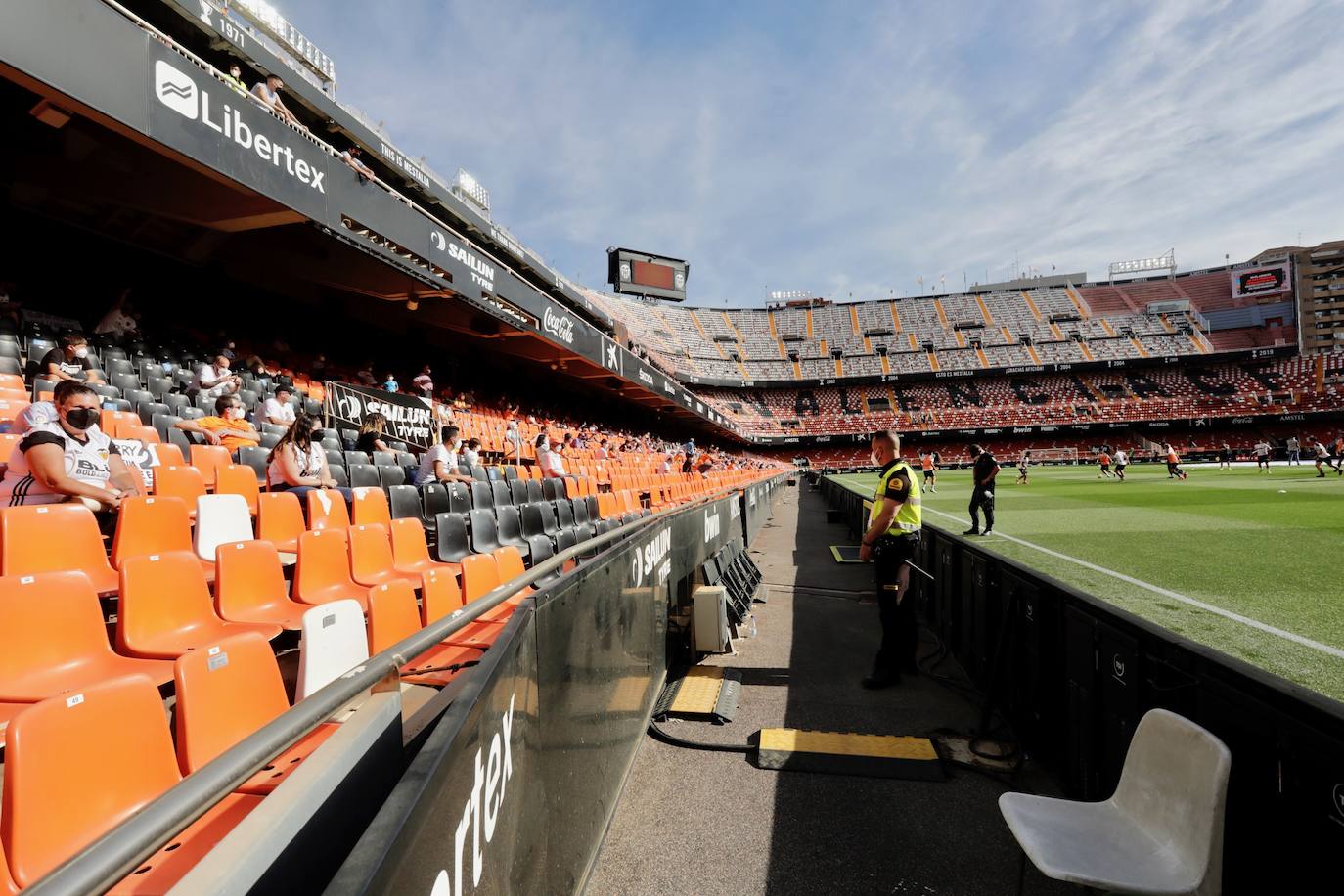 Fotos: El público vuelve a Mestalla