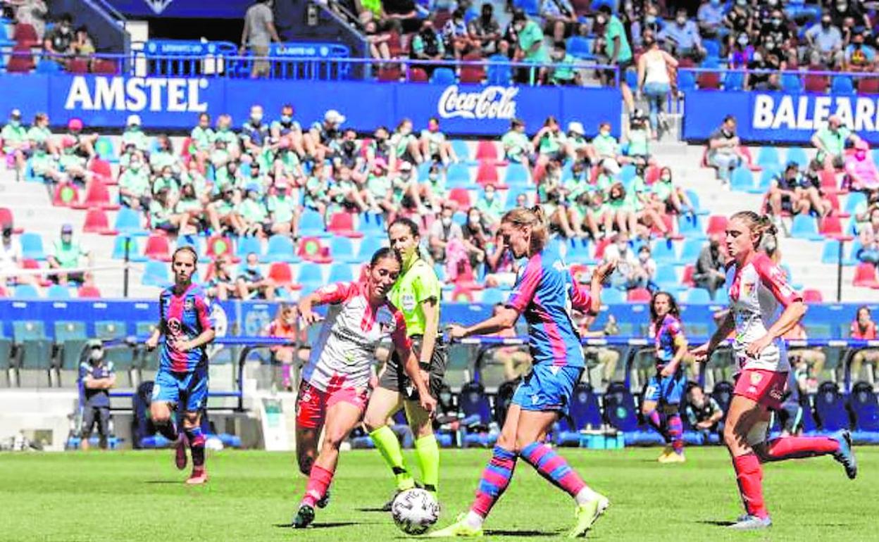 El Levante volvió a abrir las puertas del Ciutat de València en el partido de Primera Iberdrola. 