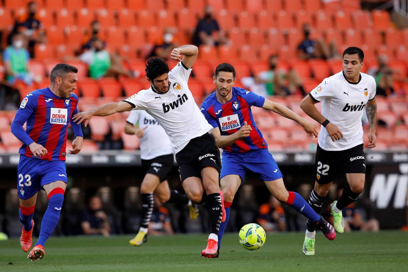 Fotos: Las mejores imágenes del Valencia CF-SD Eibar