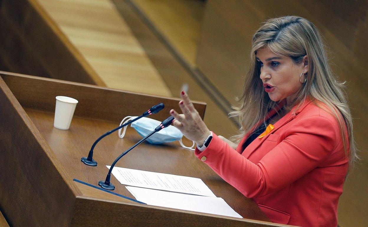 Eva Ortiz, en la tribuna de Les Corts. 