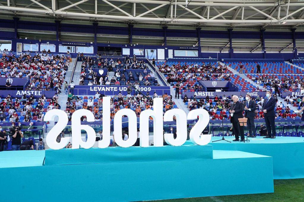 Durante su intervención el Pontífice ha explicado el significado de la pelota de trapo, una de las señas de identidad de Scholas.