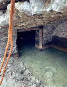 Imagen secundaria 2 - Escalones y escombros, descubiertos tras drenar el lago | Sistema de drenaje.