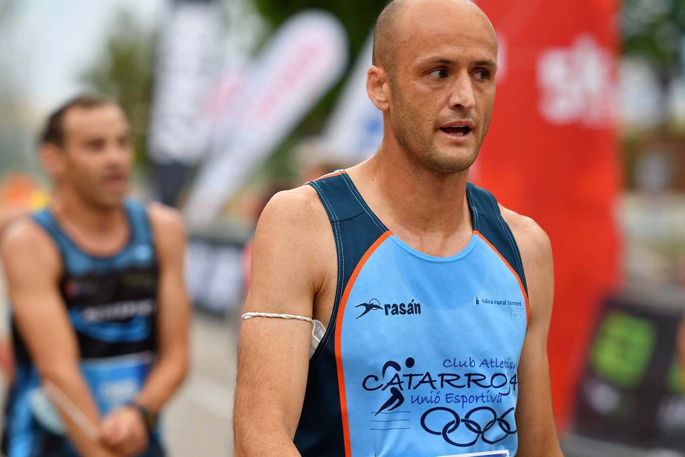 Bajo el lema 'Valencia vuelve a correr', los participantes de la 5K han salido a recorrer la ciudad de Valencia al ritmo de sus zancadas. La ciudad ha acogido la segunda carrera popular tras más de un año de parón por el coronavirus y los corredores se han lanzado a las calles con ganas e ilusión.