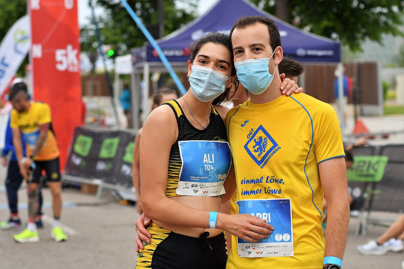 Bajo el lema 'Valencia vuelve a correr', los participantes de la 5K han salido a recorrer la ciudad de Valencia al ritmo de sus zancadas. La ciudad ha acogido la segunda carrera popular tras más de un año de parón por el coronavirus y los corredores se han lanzado a las calles con ganas e ilusión.