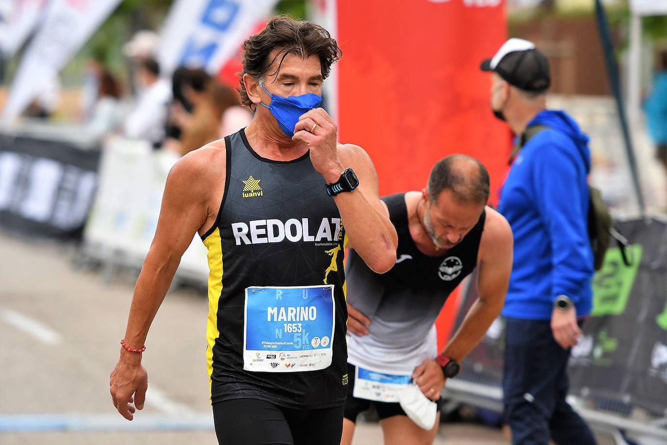 Bajo el lema 'Valencia vuelve a correr', los participantes de la 5K han salido a recorrer la ciudad de Valencia al ritmo de sus zancadas. La ciudad ha acogido la segunda carrera popular tras más de un año de parón por el coronavirus y los corredores se han lanzado a las calles con ganas e ilusión.