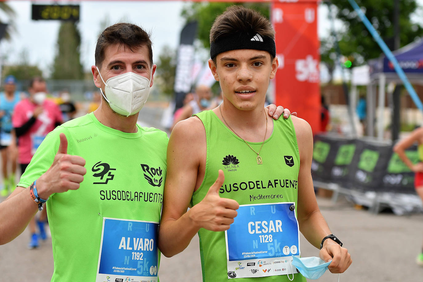 Bajo el lema 'Valencia vuelve a correr', los participantes de la 5K han salido a recorrer la ciudad de Valencia al ritmo de sus zancadas. La ciudad ha acogido la segunda carrera popular tras más de un año de parón por el coronavirus y los corredores se han lanzado a las calles con ganas e ilusión.