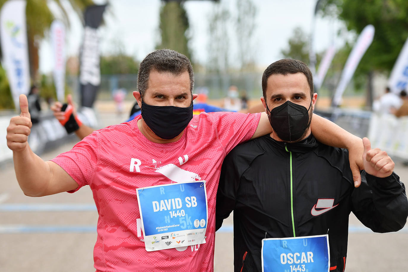 Bajo el lema 'Valencia vuelve a correr', los participantes de la 5K han salido a recorrer la ciudad de Valencia al ritmo de sus zancadas. La ciudad ha acogido la segunda carrera popular tras más de un año de parón por el coronavirus y los corredores se han lanzado a las calles con ganas e ilusión.