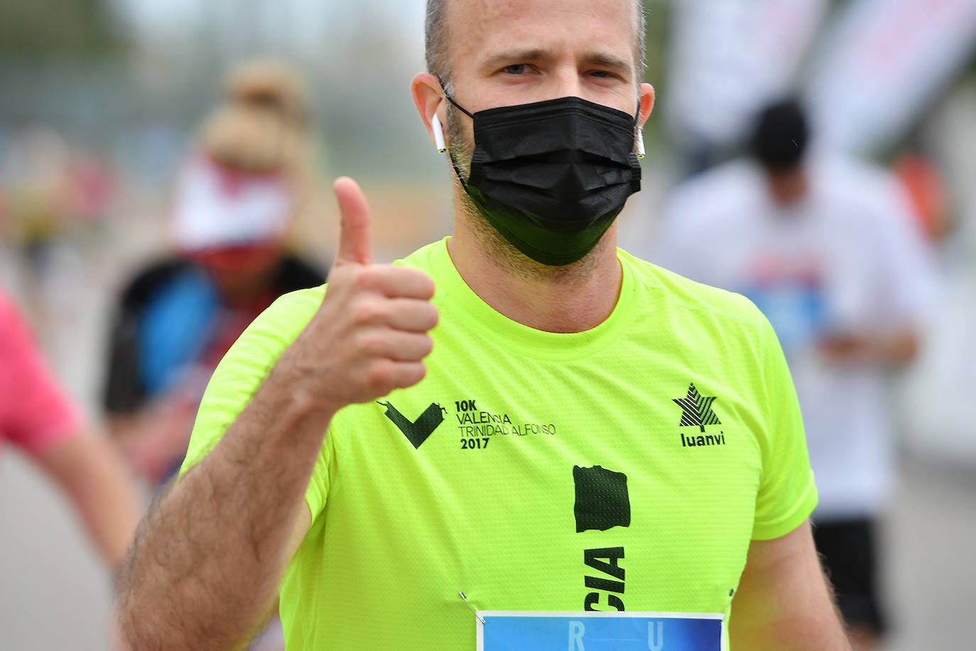 Bajo el lema 'Valencia vuelve a correr', los participantes de la 5K han salido a recorrer la ciudad de Valencia al ritmo de sus zancadas. La ciudad ha acogido la segunda carrera popular tras más de un año de parón por el coronavirus y los corredores se han lanzado a las calles con ganas e ilusión.