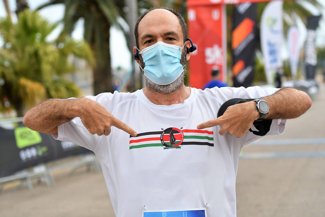 Bajo el lema 'Valencia vuelve a correr', los participantes de la 5K han salido a recorrer la ciudad de Valencia al ritmo de sus zancadas. La ciudad ha acogido la segunda carrera popular tras más de un año de parón por el coronavirus y los corredores se han lanzado a las calles con ganas e ilusión.