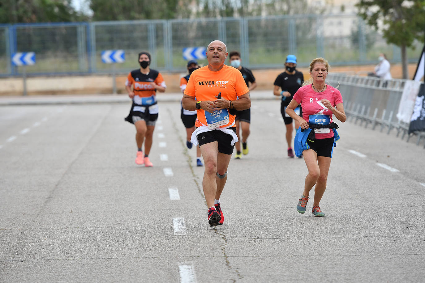 Bajo el lema 'Valencia vuelve a correr', los participantes de la 5K han salido a recorrer la ciudad de Valencia al ritmo de sus zancadas. La ciudad ha acogido la segunda carrera popular tras más de un año de parón por el coronavirus y los corredores se han lanzado a las calles con ganas e ilusión.