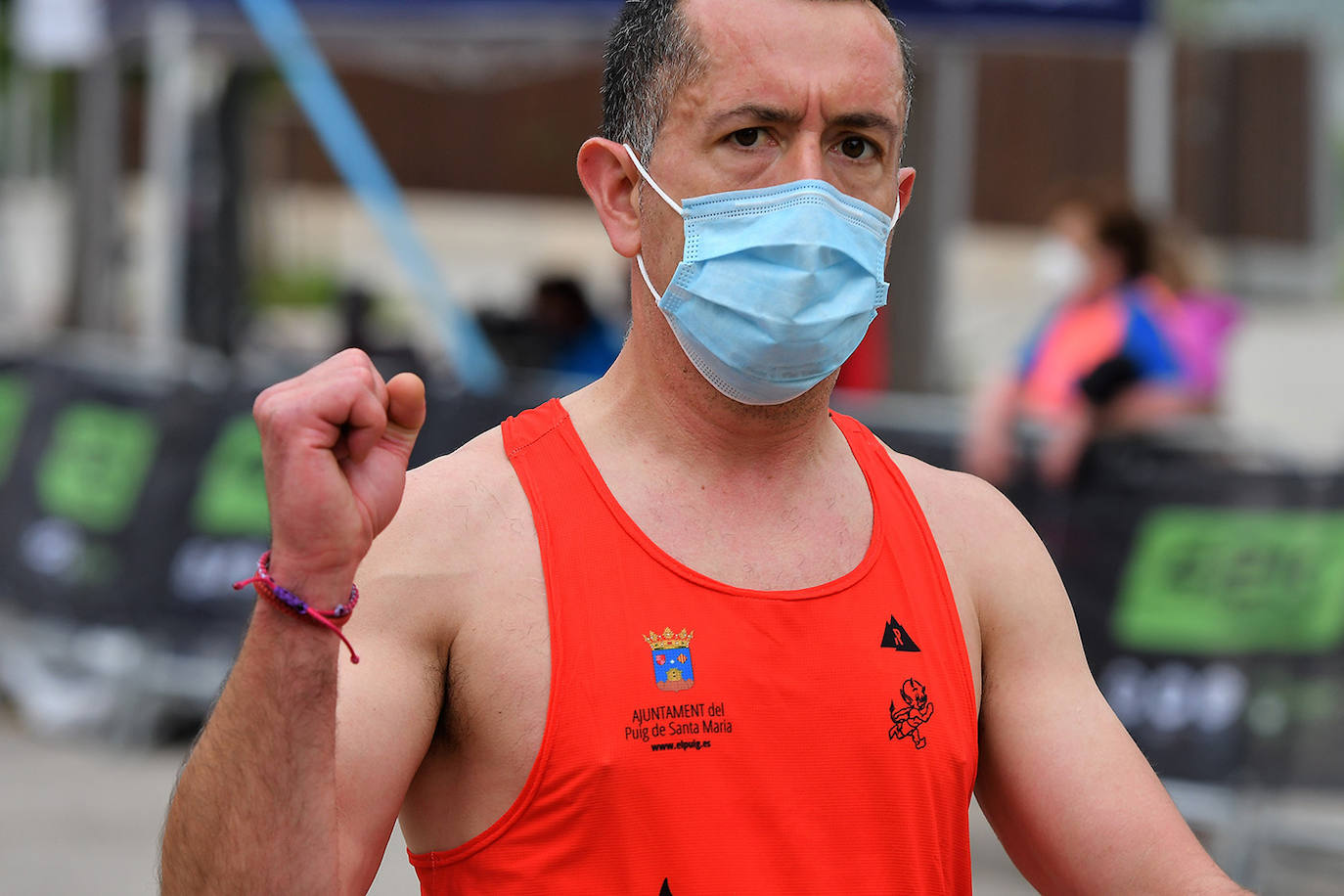 Bajo el lema 'Valencia vuelve a correr', los participantes de la 5K han salido a recorrer la ciudad de Valencia al ritmo de sus zancadas. La ciudad ha acogido la segunda carrera popular tras más de un año de parón por el coronavirus y los corredores se han lanzado a las calles con ganas e ilusión.