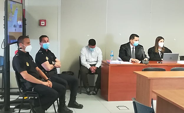 El acusado de asfixiar a una anciana en Valencia confiesa que la mató para robarle joyas y pagar una deuda 