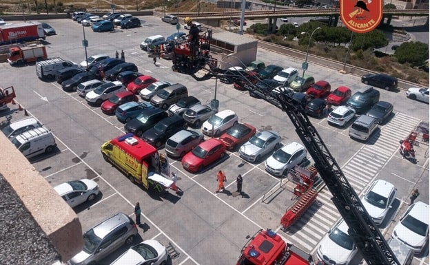 El operario estaba realizando labores de mantenimiento en la azotea. 