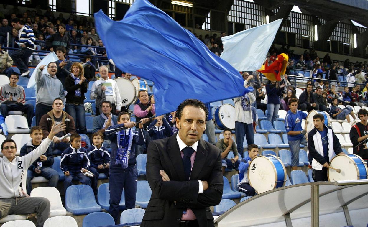 Bordalás, durante un partido en su etapa en el Alcoyano. 