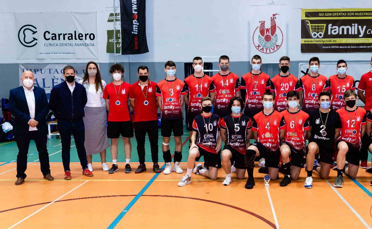 Equipo de Xàtiva subcampeón de voleibol. 