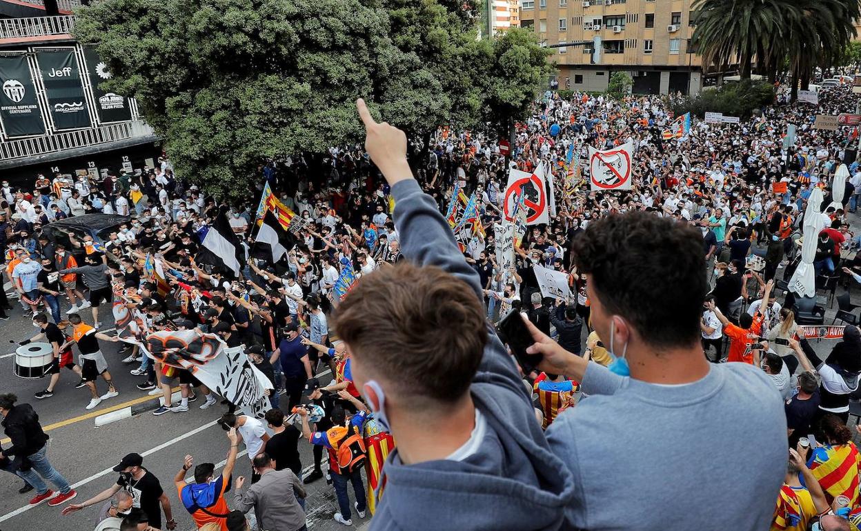 Panorámica de la manifestación convocada por Libertad VCF y Curva Nord.