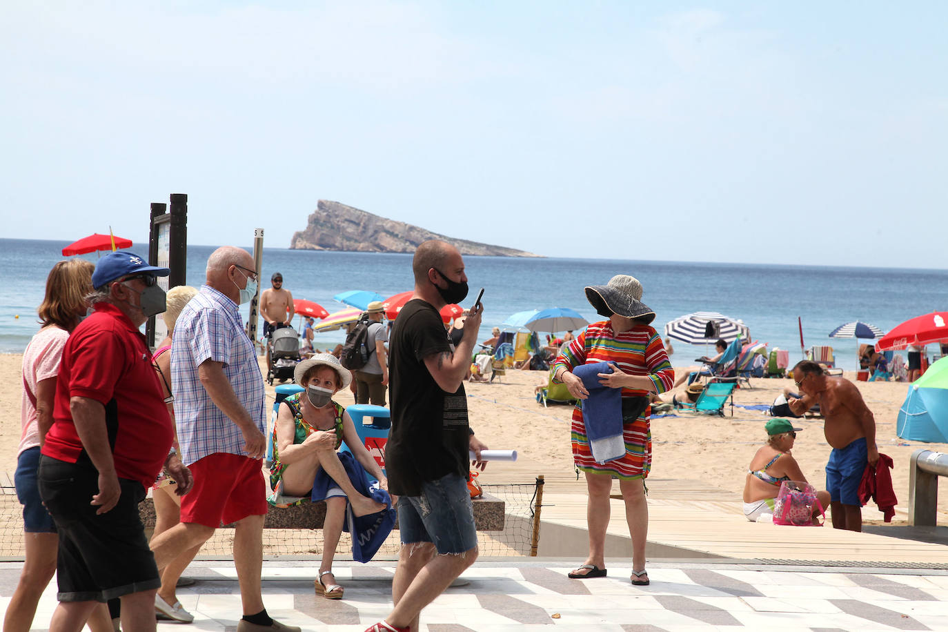 Fotos: Los turistas empiezan a desembar en la costa valenciana