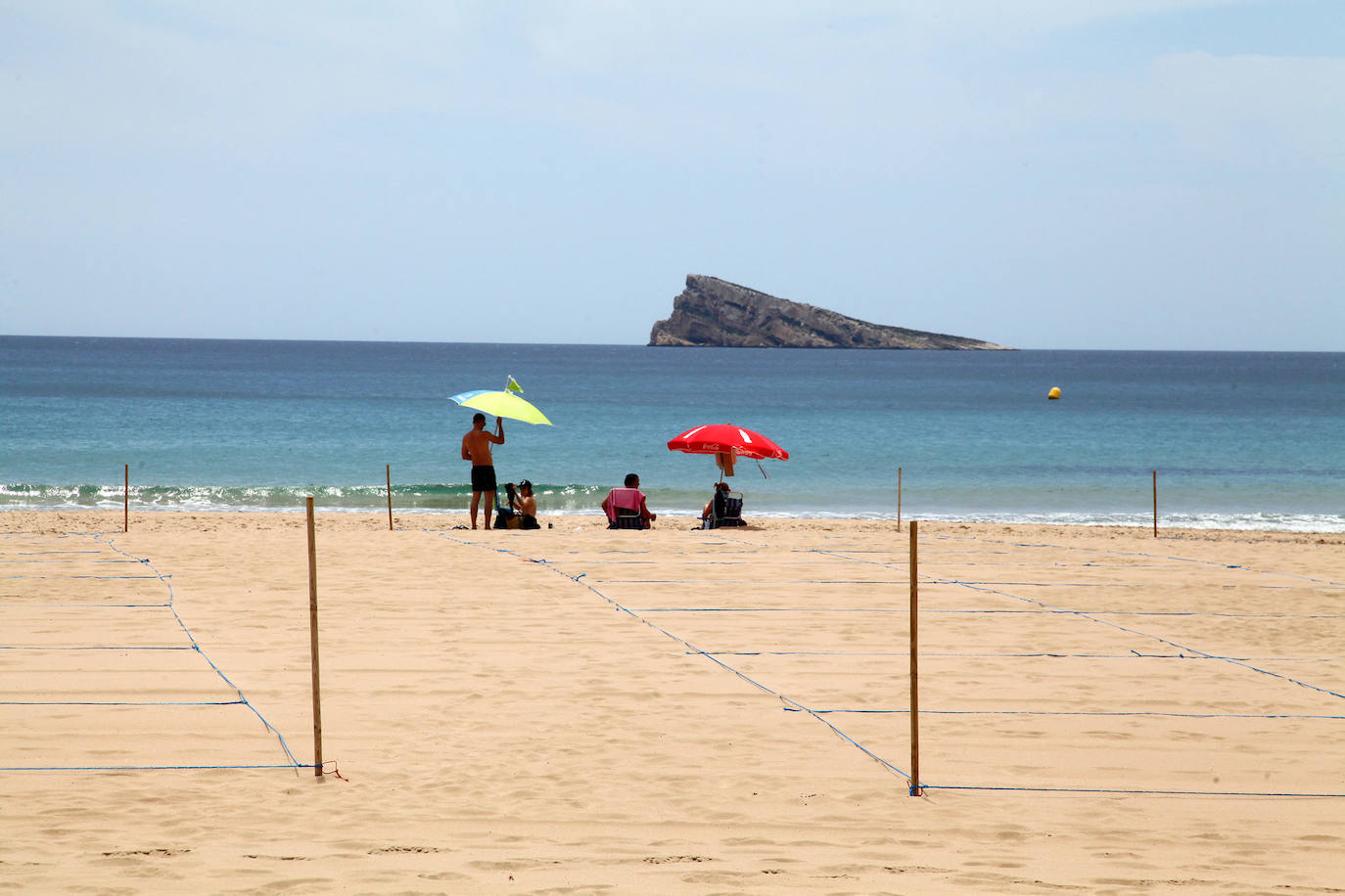 Fotos: Los turistas empiezan a desembar en la costa valenciana