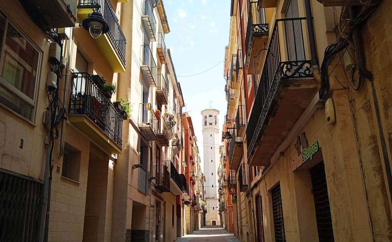 Calle Sant Francesc de Alcoy, una de las vías del centro donde residen los estudiantes. 