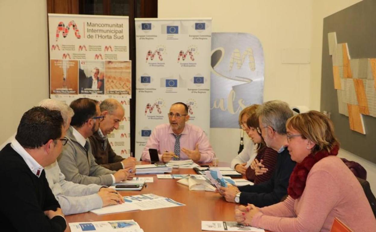 El teniente de alcalde de Quart, Bartolomé Nofuentes, en una reunión en la Mancomunitat de l'Horta Sud.  