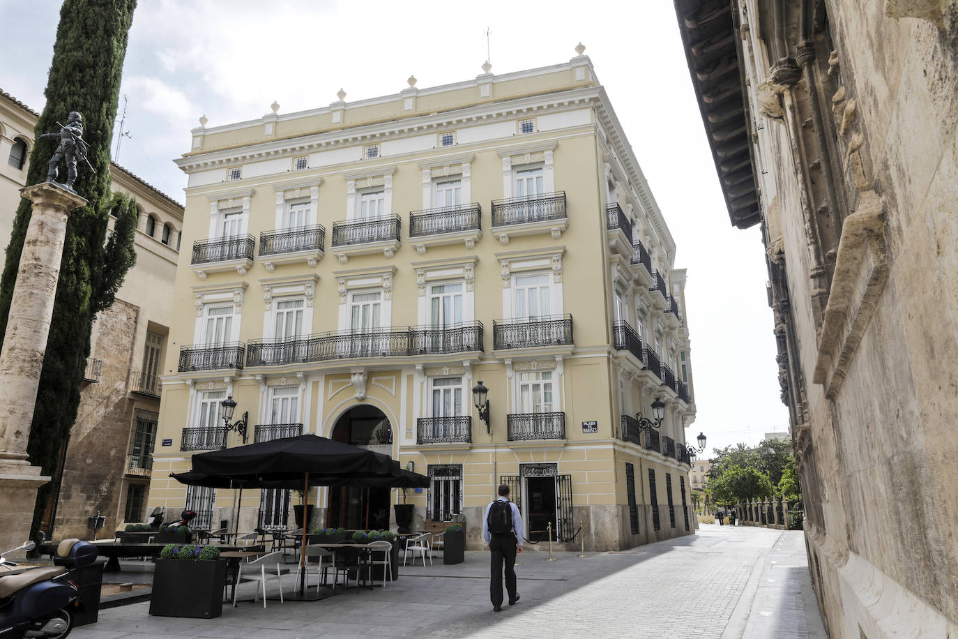Los hoteles de lujo abren sus puertas después de la etapa más dura de la pandemia. En la imagen, el Palacio Vallier.