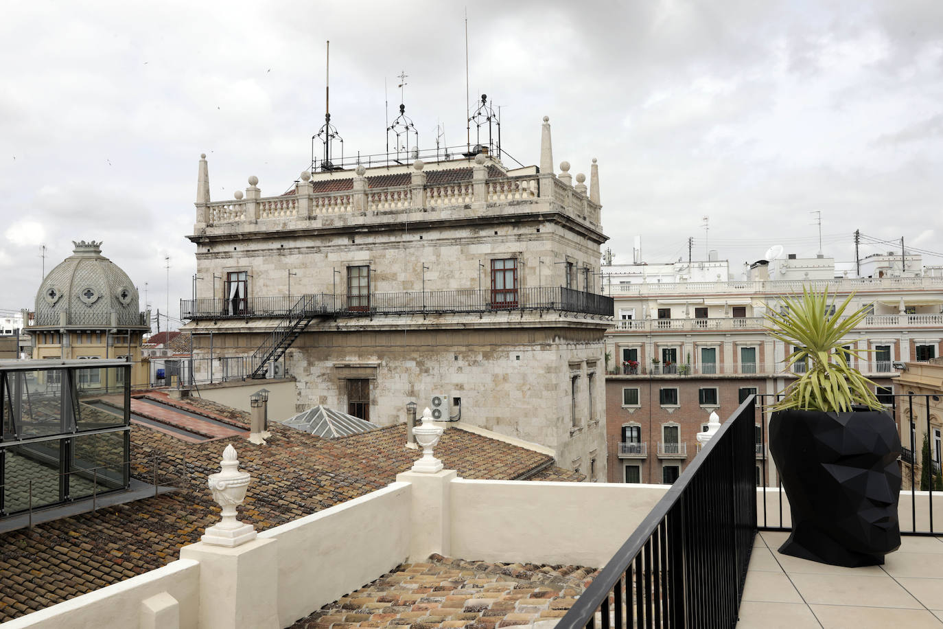 Los hoteles de lujo abren sus puertas después de la etapa más dura de la pandemia. En la imagen, el Palacio Vallier.