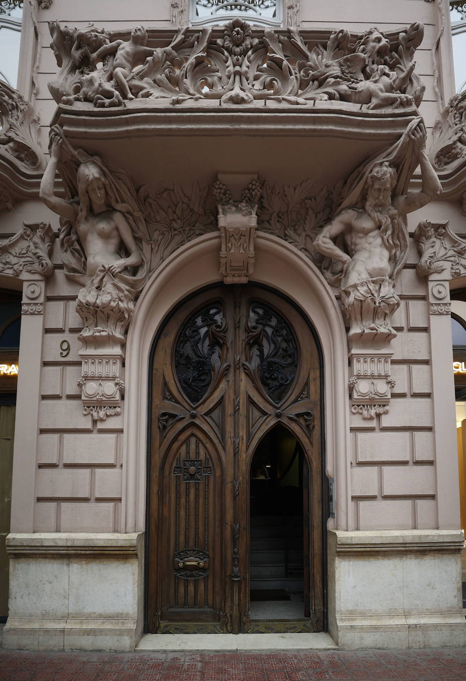 Casa Ortega, en la Gran Vía Marqués del Turia, 9. Del año 1906