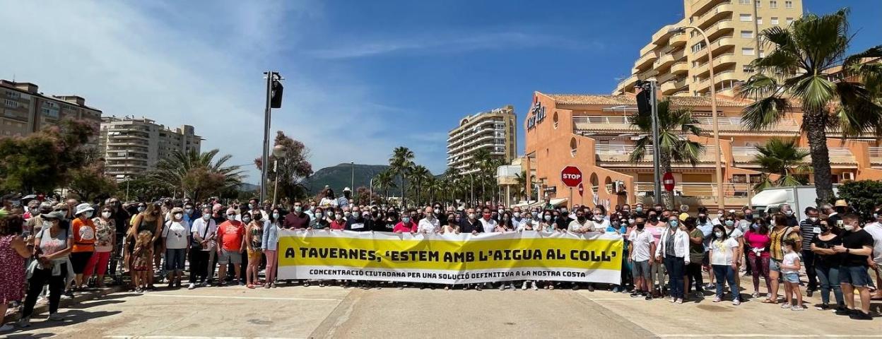 Concentración de ayer en Tavernes. lp
