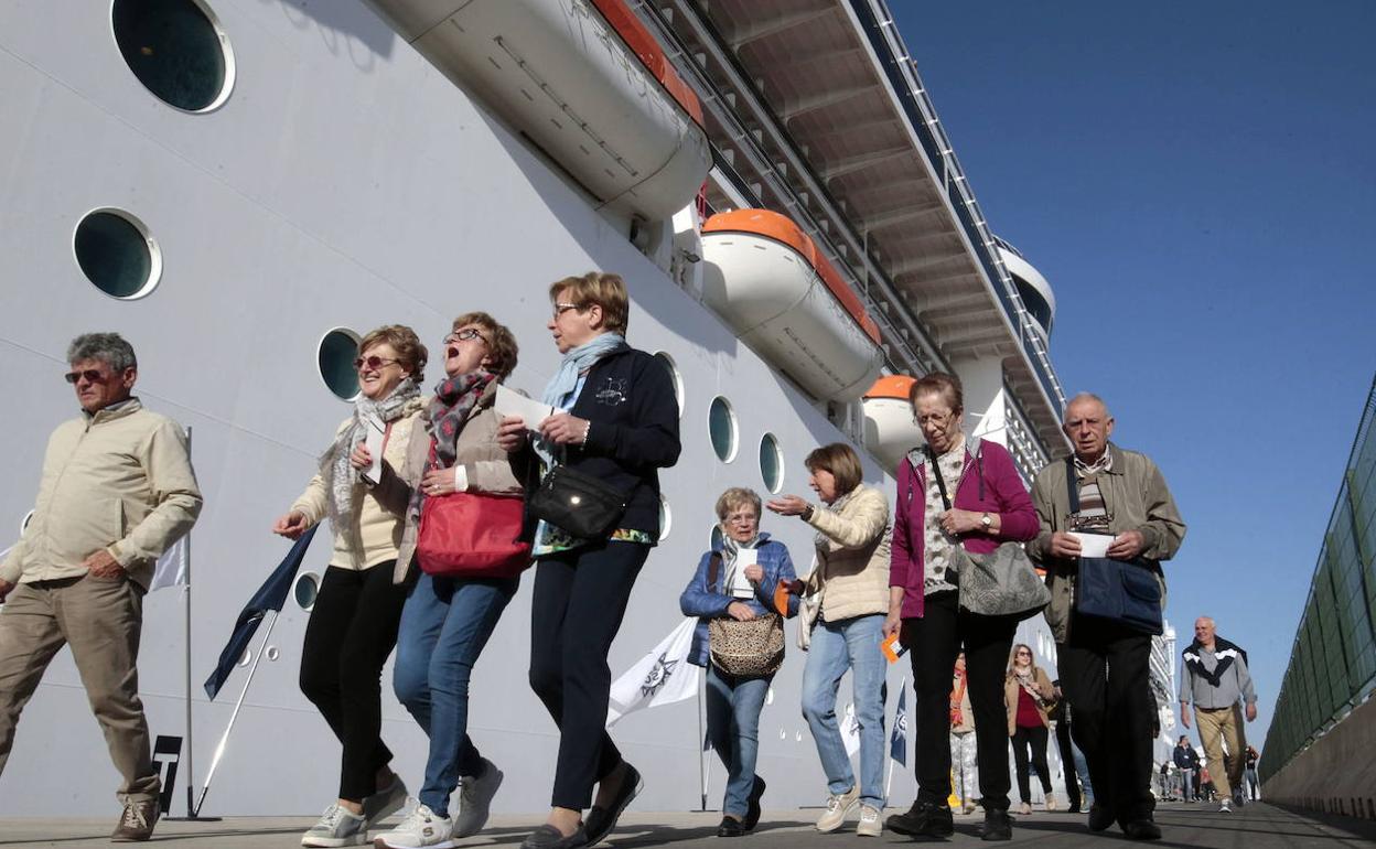 Cruceros en Valencia | Los primeros cruceros internacionales llegarán a Valencia en julio y harán excursiones en grupos burbuja