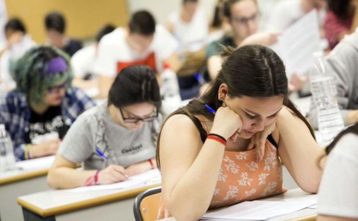 Foto de archivo de un examen de Selectividad en Valencia.